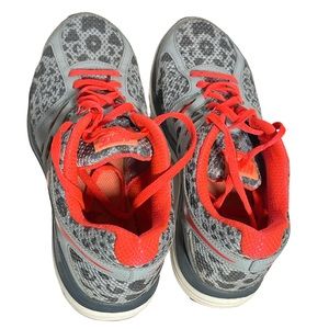 Nike Dual Fusion woman’s size 7.